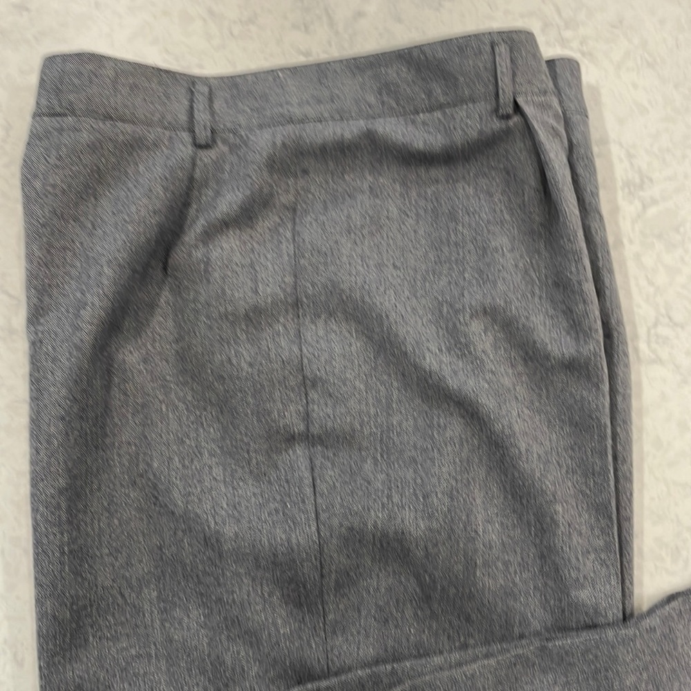 Wool trousers by Harvey Bernard - Picture 2 of 4